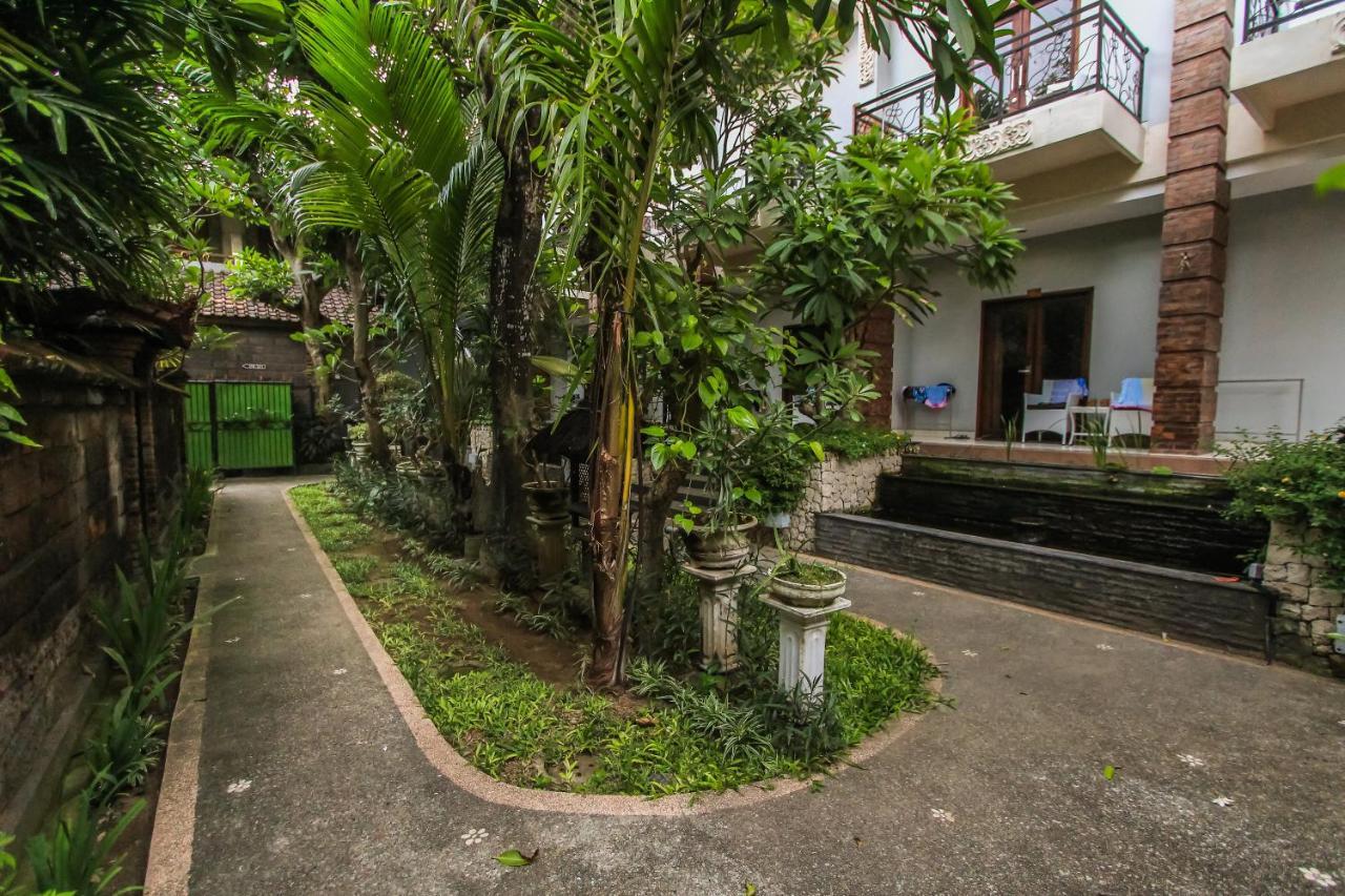 Legian Village Hotel - Chse Certified Bagian luar foto